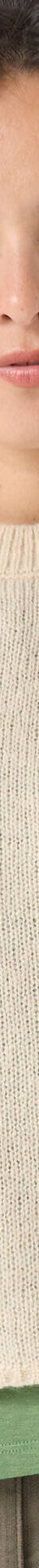 Pull loose manches coudes, laine et mohair mélangés (beige) Pull loose manches coudes, laine et mohair mélangés (beige)